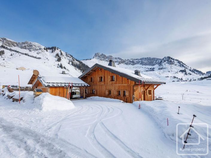 Image No.1-Propriété de 4 chambres à vendre à Haute-Savoie