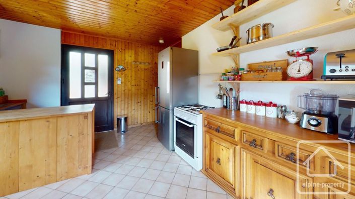 Image No.16-3 Bed Property for sale