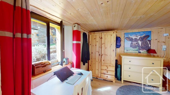 Image No.23-3 Bed Property for sale