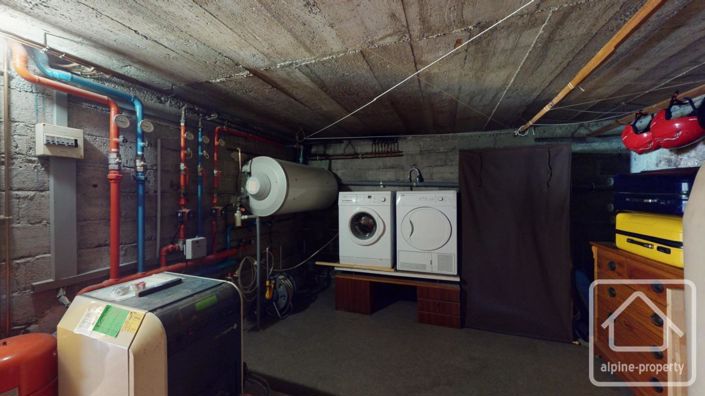 Image No.38-3 Bed Property for sale