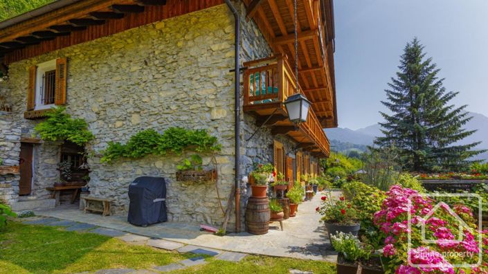 Image No.4-7 Bed Property for sale