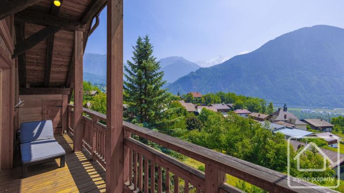 Image No.40-7 Bed Property for sale