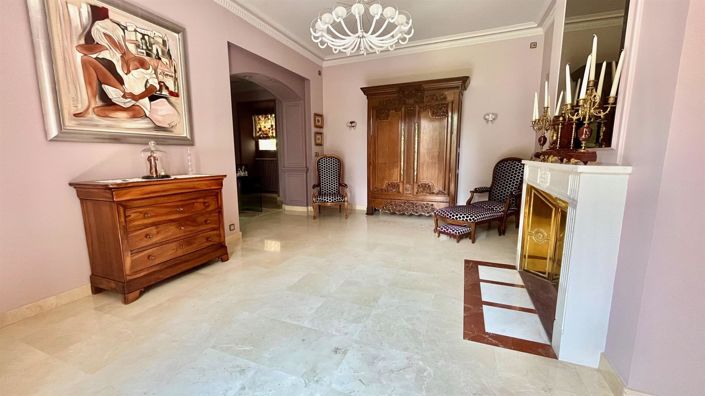 Image No.12-6 Bed House for sale