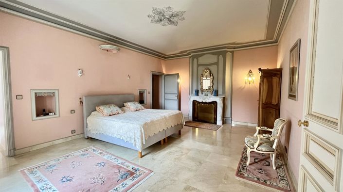 Image No.5-6 Bed House for sale