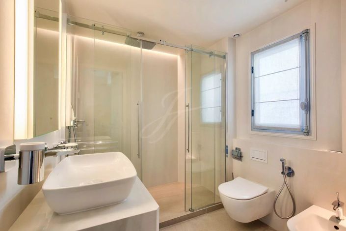 Image No.23-Maison de 5 chambres à vendre à Paris