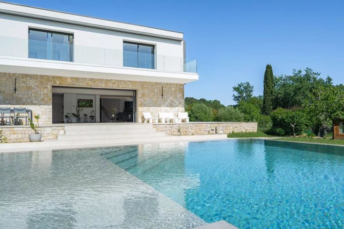 Image No.1-5 Bed House for sale
