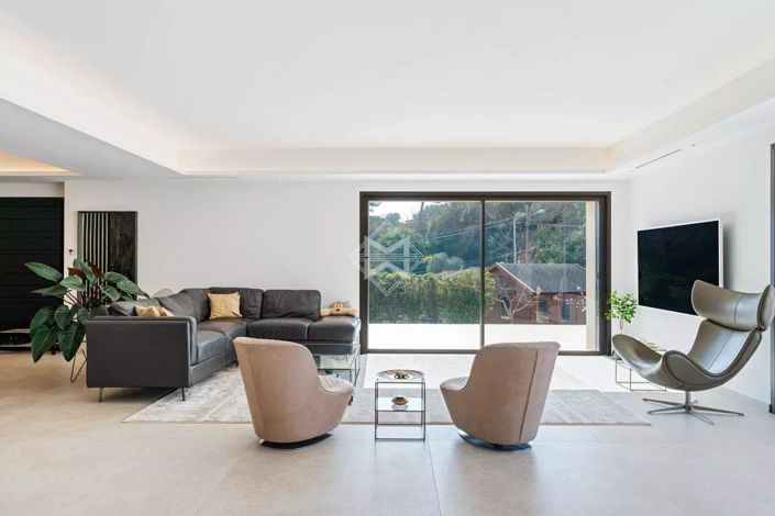 Image No.10-5 Bed House for sale