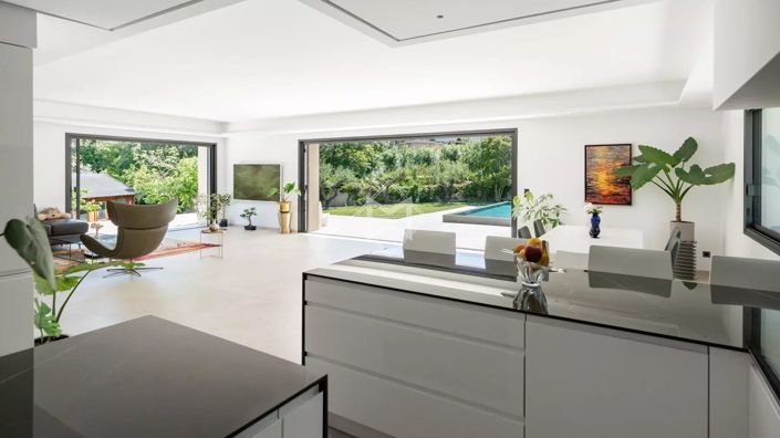 Image No.9-5 Bed House for sale