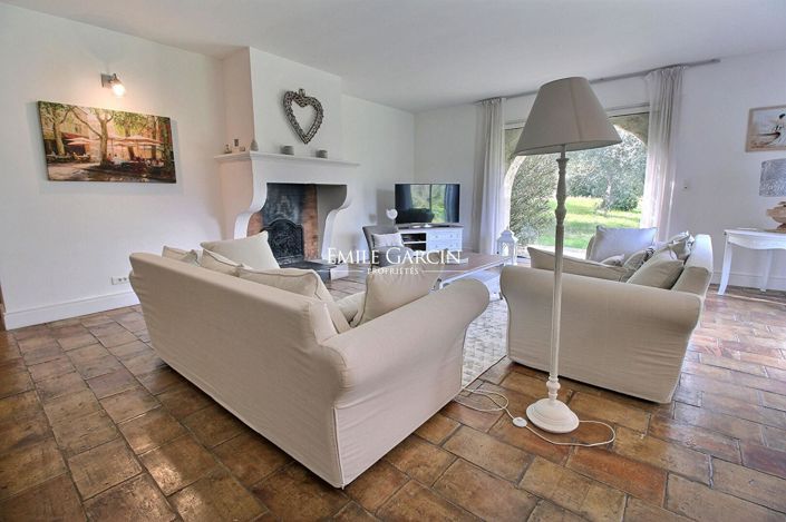 Image No.8-4 Bed House for sale