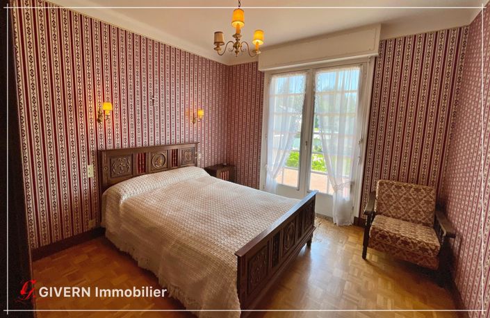 Image No.9-5 Bed House for sale