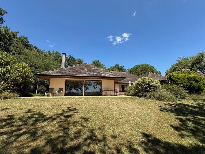 Image No.1-4 Bed House for sale