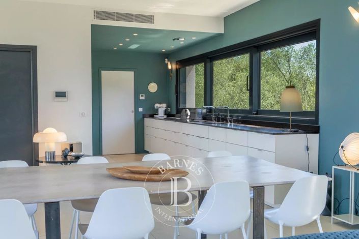 Image No.11-5 Bed House for sale