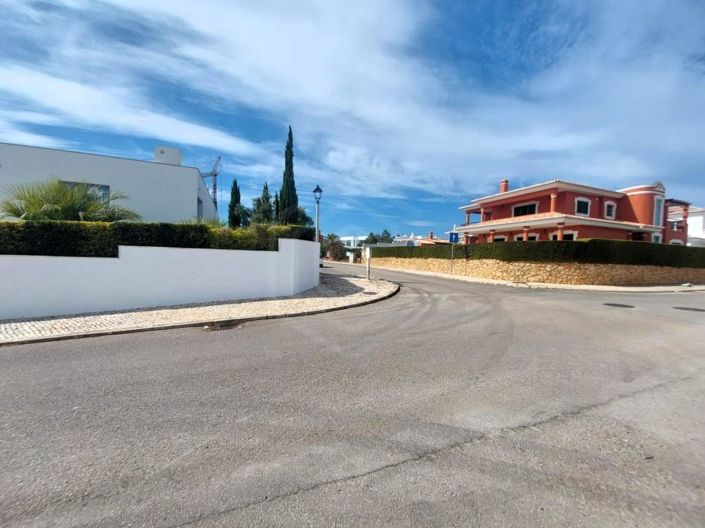 Image No.27-3 Bed House for sale