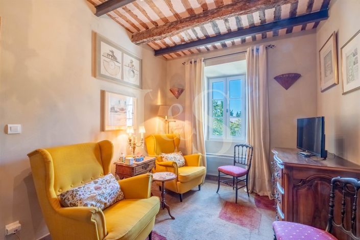 Image No.11-5 Bed House for sale