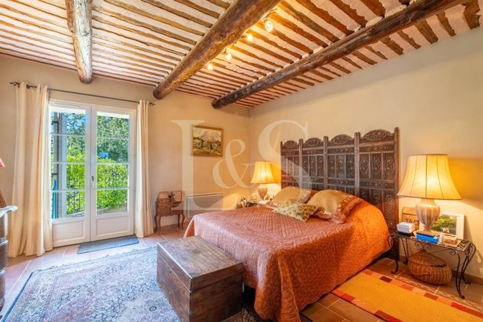 Image No.12-5 Bed House for sale