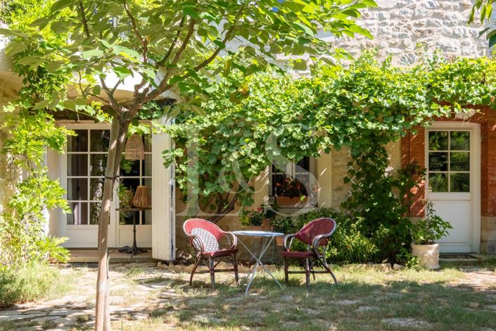 Image No.6-5 Bed House for sale