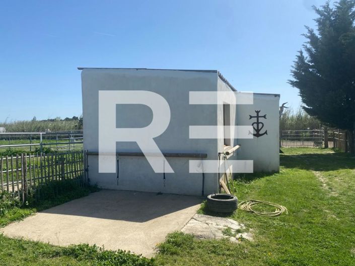 Image No.8-5 Bed House for sale