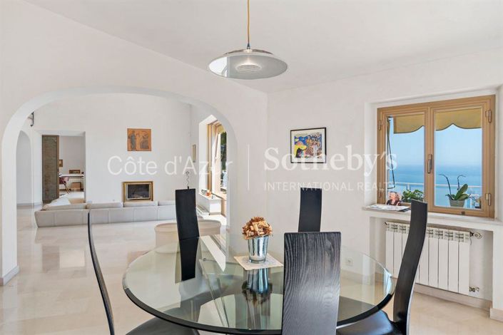 Image No.5-5 Bed Property for sale