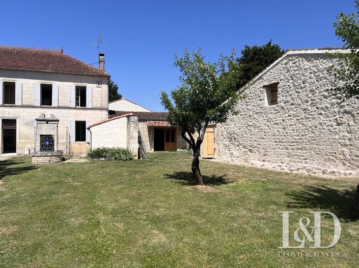 Image No.1-4 Bed House for sale