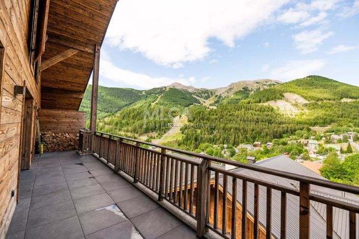 Image No.2-5 Bed Apartment for sale