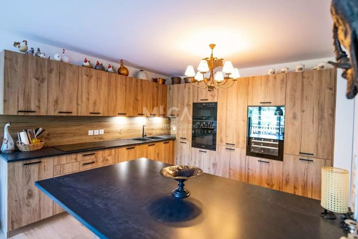 Image No.9-5 Bed Apartment for sale