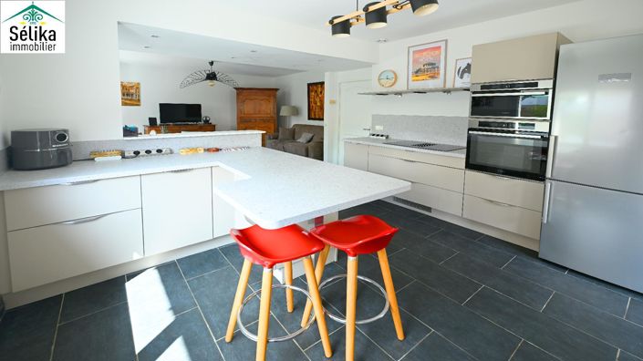 Image No.4-2 Bed House for sale