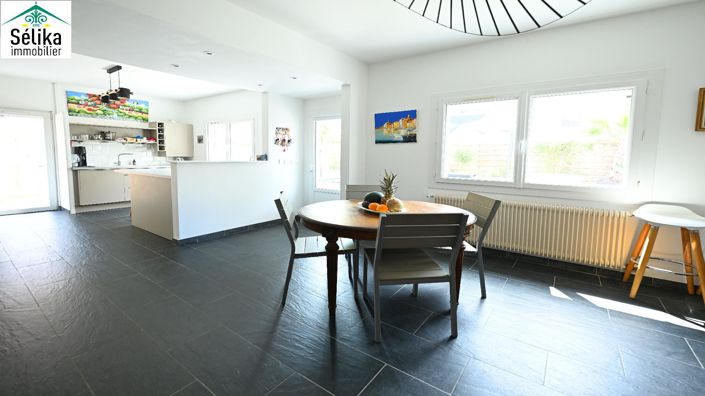 Image No.5-2 Bed House for sale