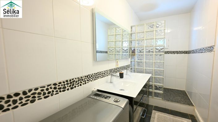 Image No.9-2 Bed House for sale