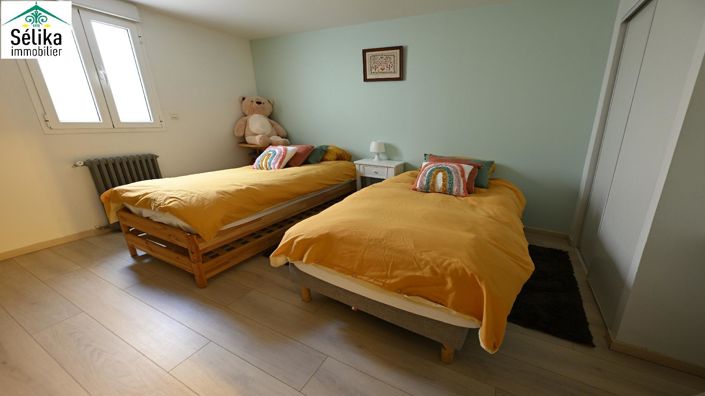 Image No.10-3 Bed House for sale