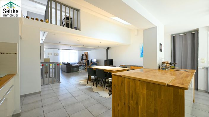 Image No.3-3 Bed House for sale