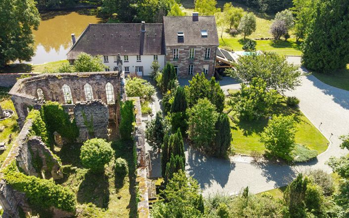 Image No.4-Propriété de 11 chambres à vendre à Franche-Comté