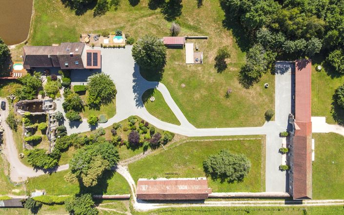 Image No.4-Propriété de 11 chambres à vendre à Franche-Comté