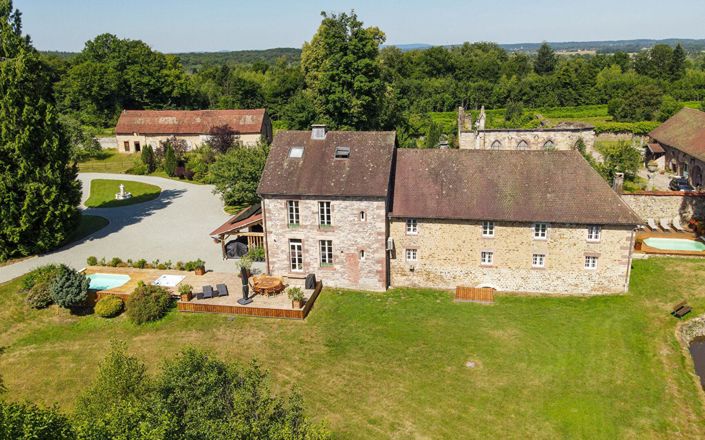 Image No.6-Propriété de 11 chambres à vendre à Franche-Comté