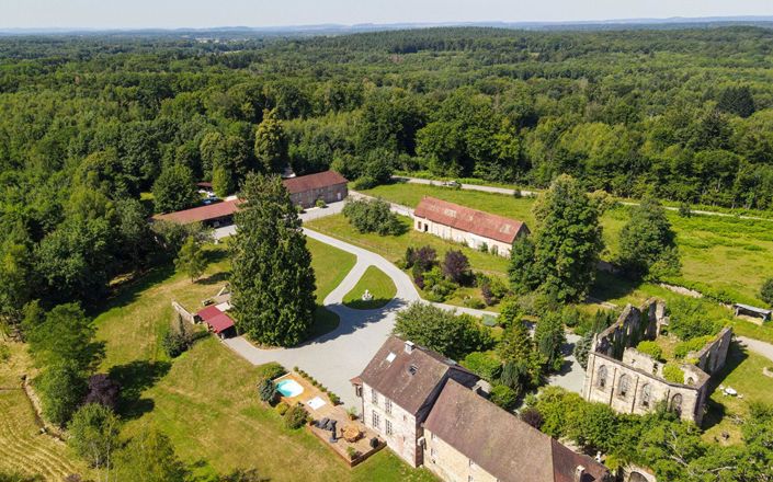Image No.9-Propriété de 11 chambres à vendre à Franche-Comté