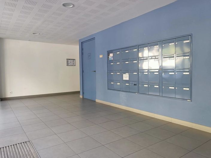 Image No.21-2 Bed Property for sale