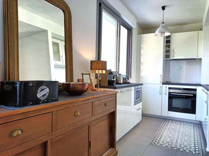 Image No.5-2 Bed Property for sale