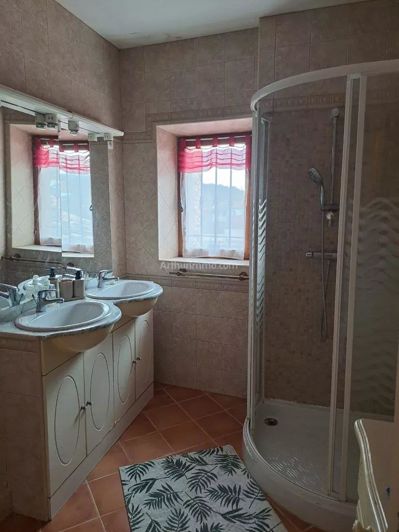 Image No.5-2 Bed House for sale