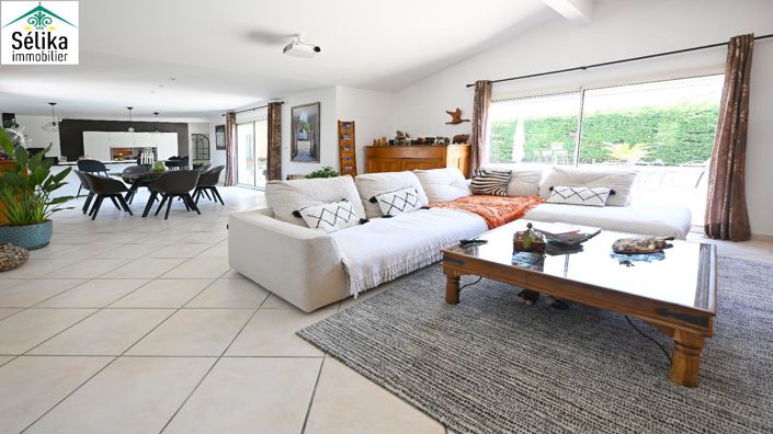 Image No.8-3 Bed House for sale