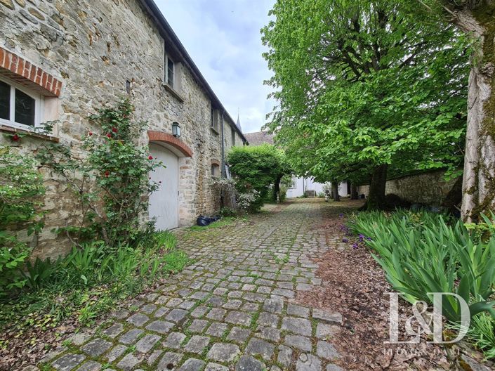 Image No.1-5 Bed House for sale