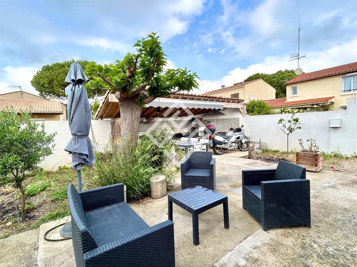 Image No.1-5 Bed House for sale