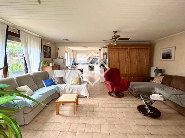 Image No.2-5 Bed House for sale