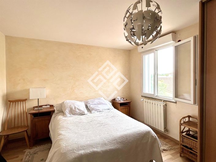 Image No.4-5 Bed House for sale