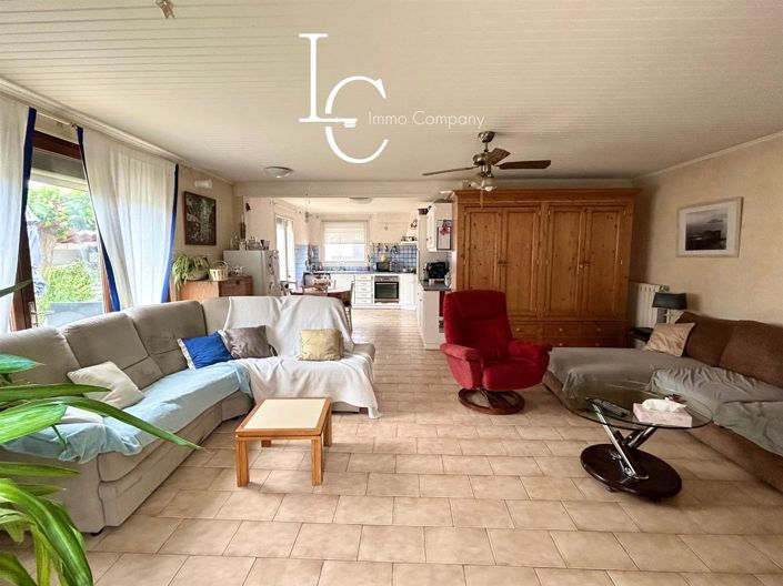 Image No.9-5 Bed House for sale