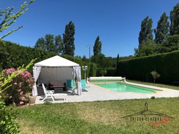 5 Bed House for sale