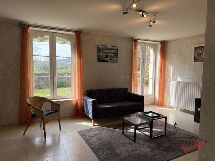 Image No.8-5 Bed House for sale