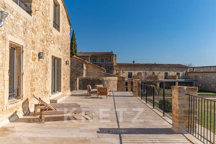 Image No.1-16 Bed House for sale
