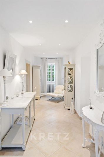 Image No.25-4 Bed House for sale