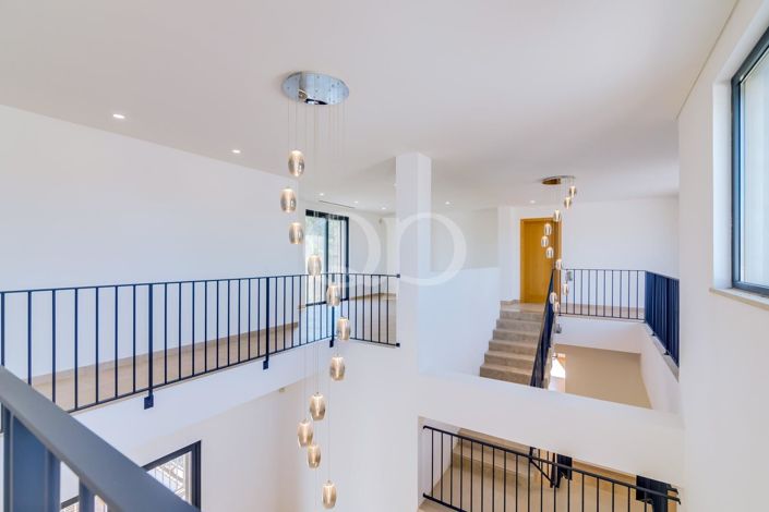 Image No.13-4 Bed House for sale