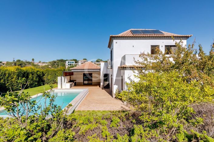 Image No.2-4 Bed House for sale