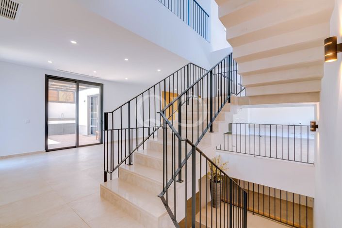 Image No.31-4 Bed House for sale